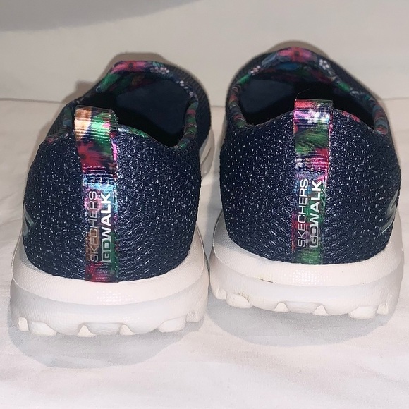 Skechers GOWalk Classic Vegan Washable Slip-Ons - Summer Blossom 8 - Picture 4 of 10